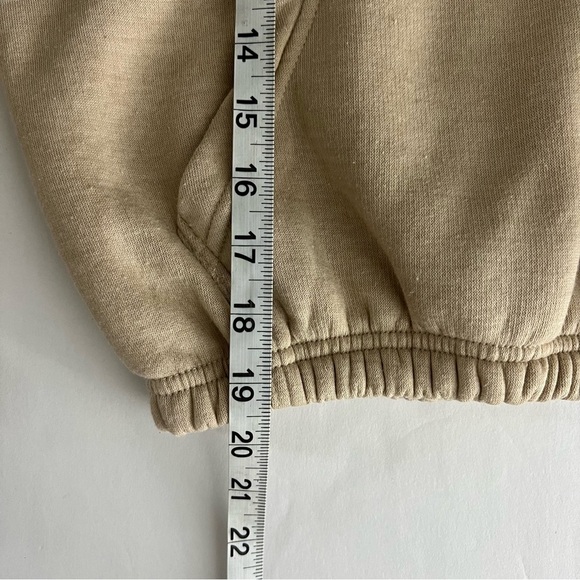 Pretty little thing Sand Oversized Zip Front Sweatshirt size small. - Picture 15 of 16